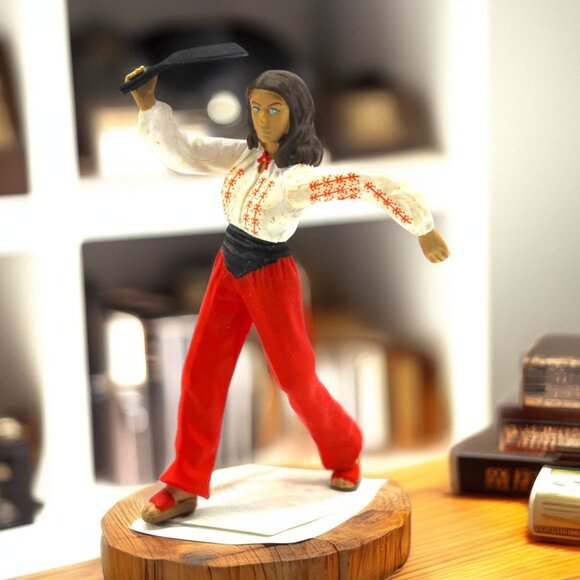 Indiana Jones Marion Ravenwood Collectible Figure Raiders Ark Frying Pan Red Pan - Picture 2 of 7